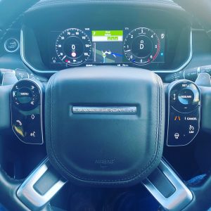 Steering of Land Range Rover HSE - Grand Luxury Chauffeurs