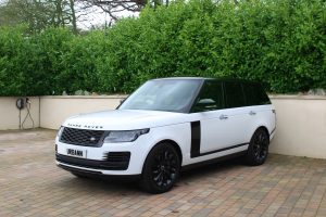 Range Rover Urban White - Grand Luxury Chauffeurs