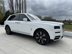 Rolls Royce Cullinan White - Grand Luxury Chauffeurs