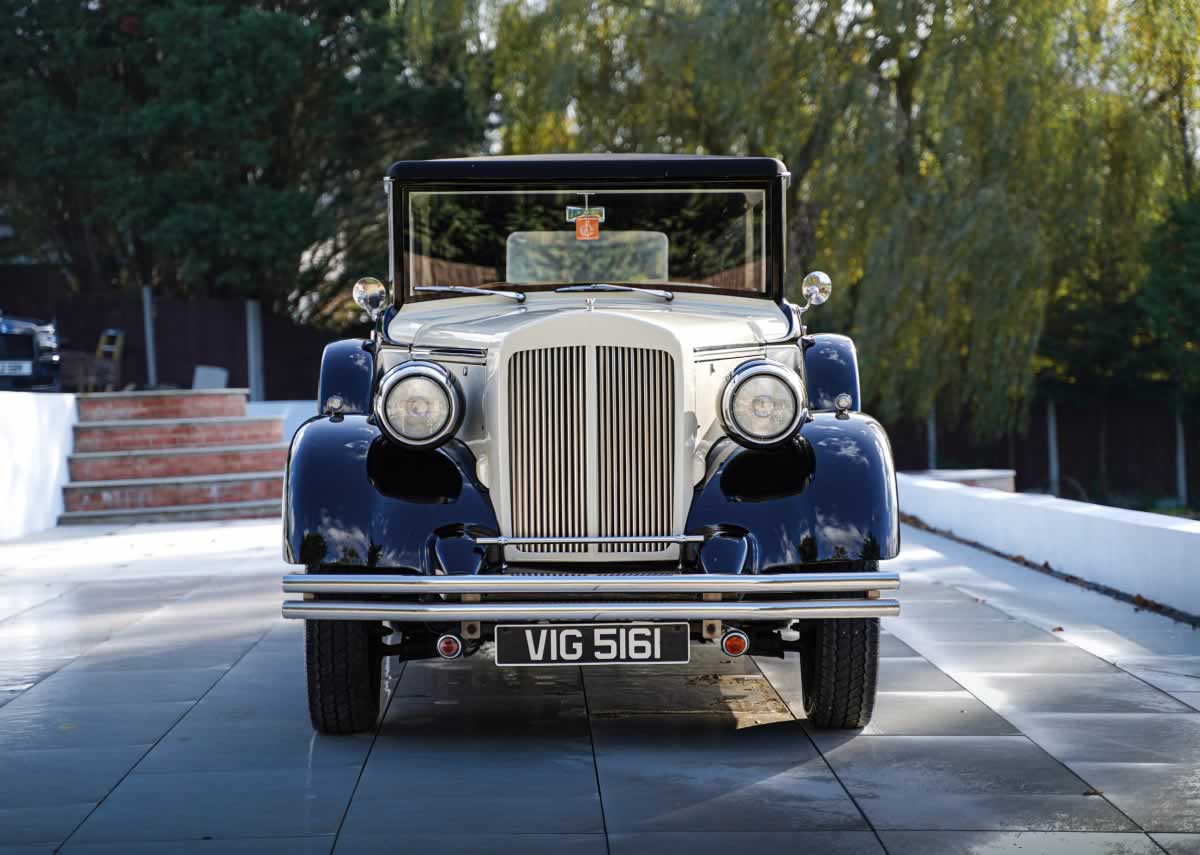 Regent Landaulette front