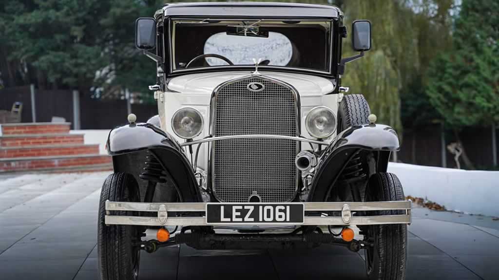 Badsworth Landaulette exterior 4