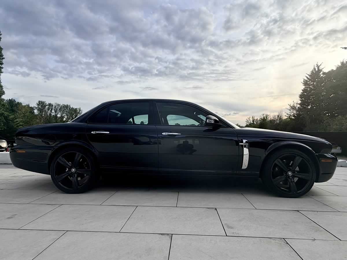Black Jaguar XJR side